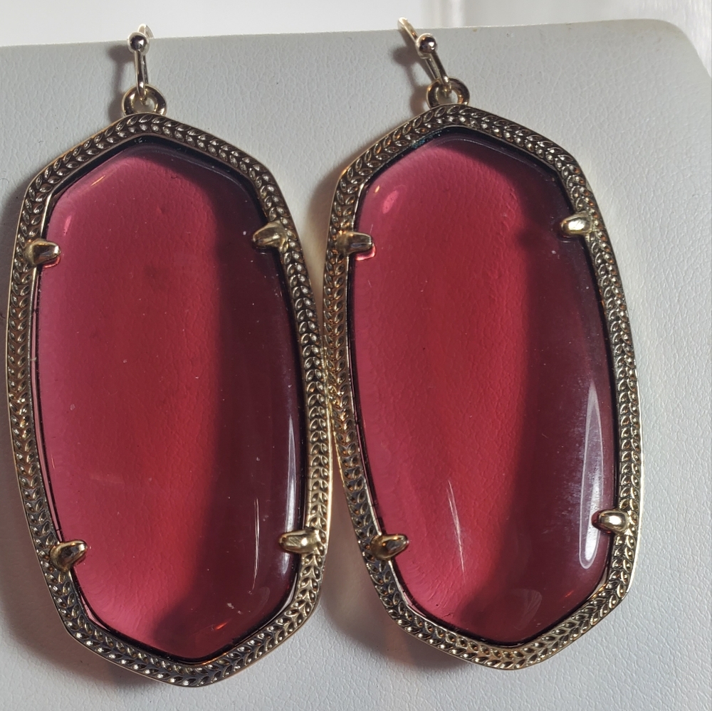 Kendra Scott Elle ,rose glass, gold tone shepardhook earrings
